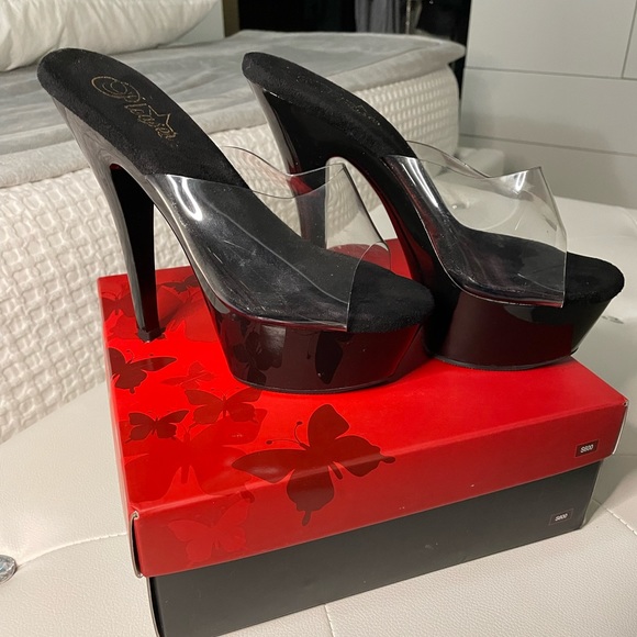 Black, 6” Platform Slide. Barely worn, like new!! - Picture 2 of 7